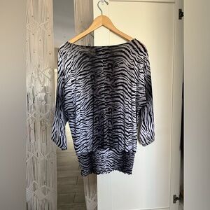 Isabella Rodriguez Black & Gray Dolman Sleeve Boat Neck Top $24
